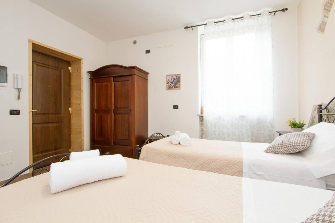 Le Camere Di Aladino การูกาเต ภายนอก รูปภาพ